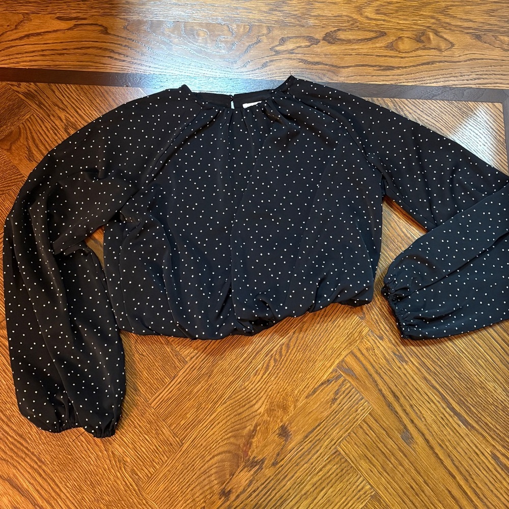 H&M black with white polka dot cropped blouse